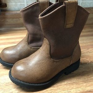 Toddler boys slip on boots. Size 7.